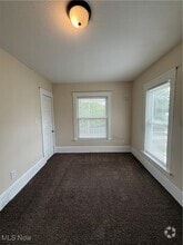 Building Photo - 1374 E 115th St