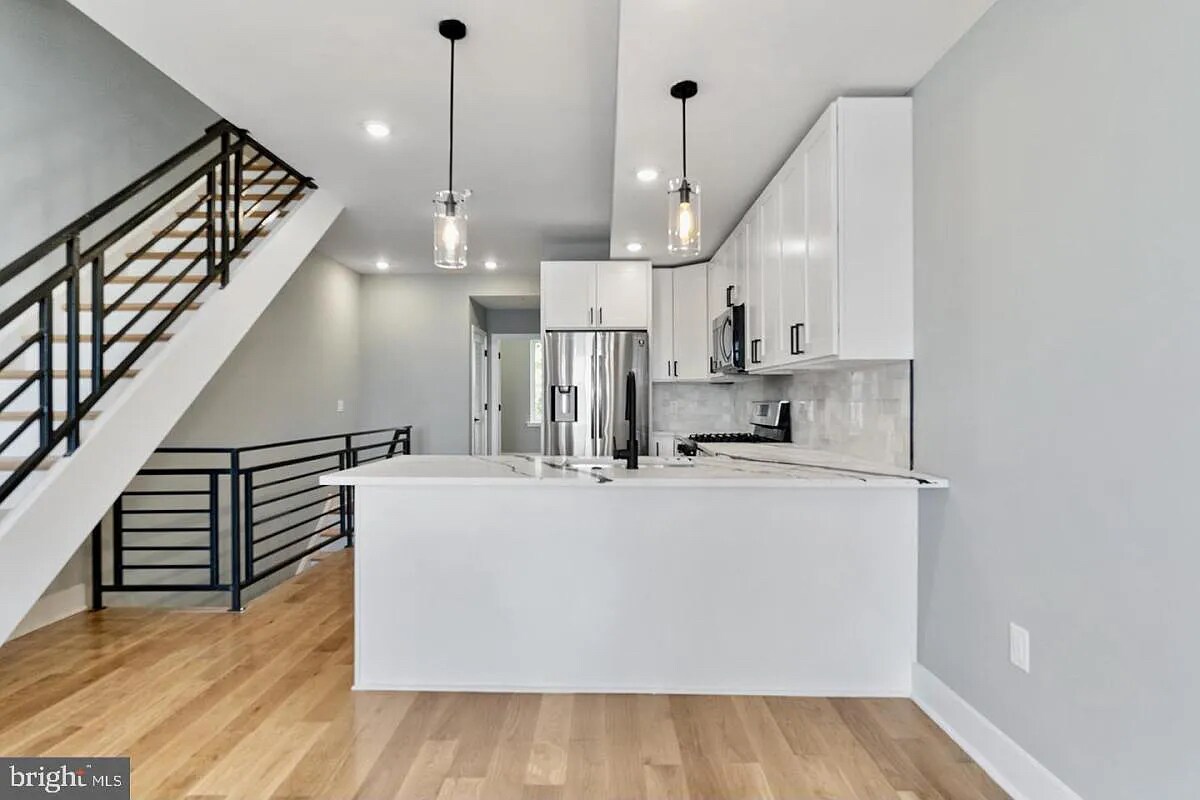 Foto principal - 3037 W Sedgley Ave