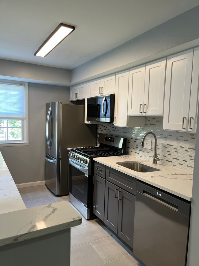 Photo - 317 Homeland Southway