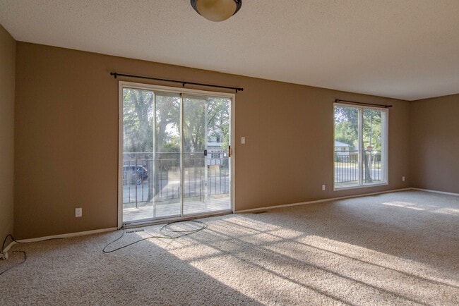 Photo du bâtiment - 1536 Ave C North