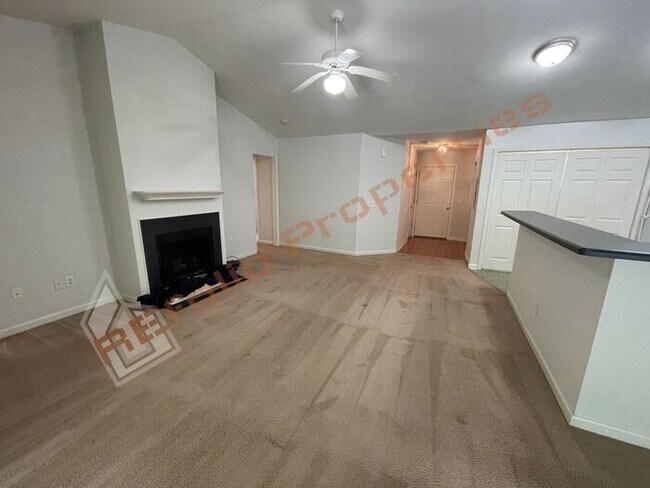 Foto del edificio - Great Location! 2nd FL Condo w/2 Bedroom, ...