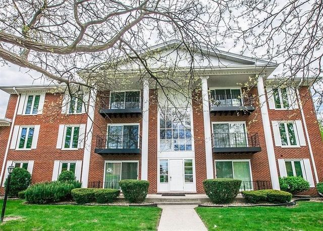 Foto principal - 5641 W 103rd St
