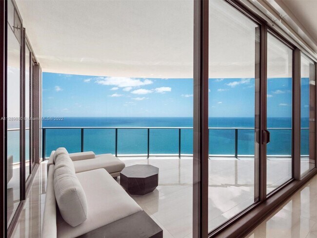 Building Photo - 15701 Collins Ave