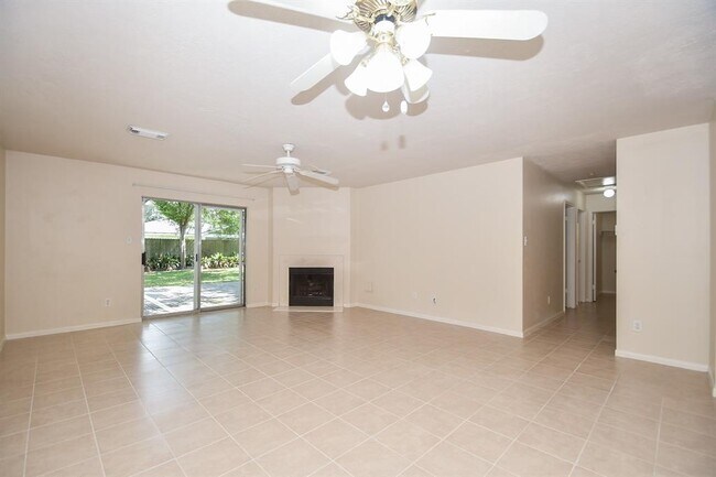 Foto del edificio - 5418 Princeton Dr