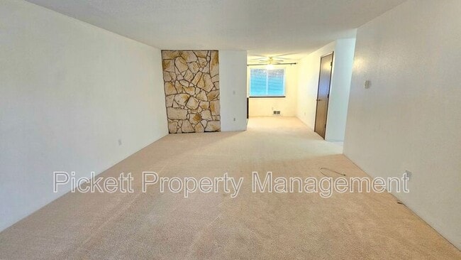 Building Photo - 2870 SE Colusa Ave