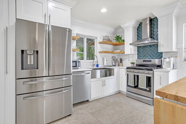 Foto del edificio - 571 Lee Dr