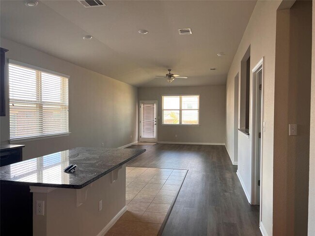 Foto del edificio - 1513 Carlene Pruett St