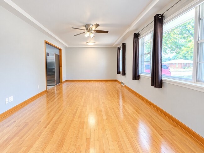 Building Photo - 1428 Avondale Dr