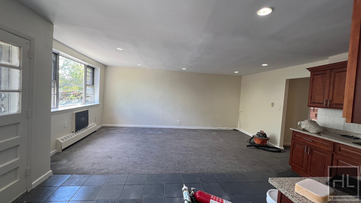 Primary Photo - VERY LARGE 3 BEDEROOMS WITH PRIVATE BALCON...
