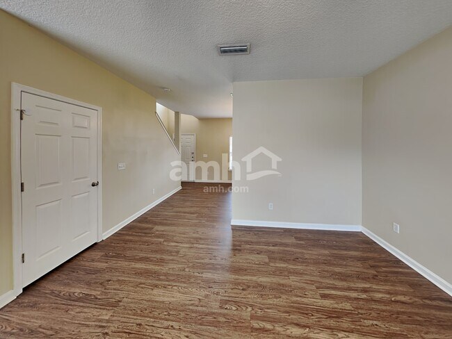 Foto del edificio - 7267 Rampart Ridge Cir S