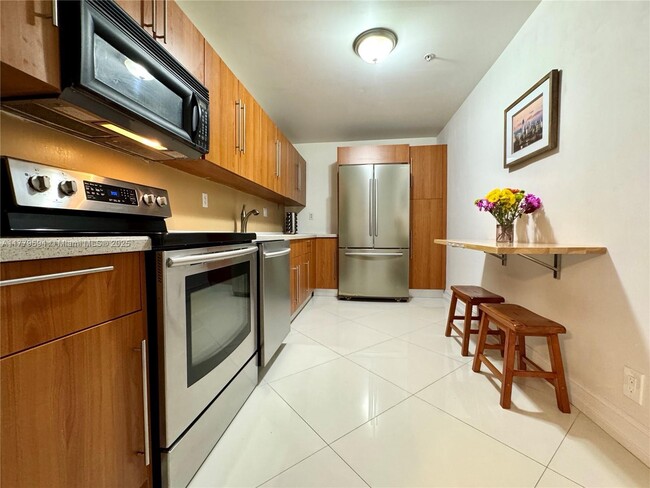 Foto del edificio - 3000 S Ocean Dr