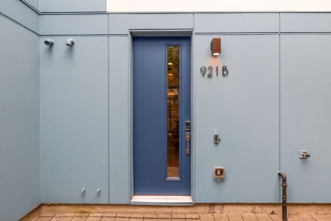 Foto del edificio - 921 10th Ave E