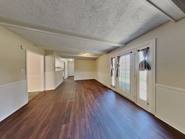 Foto del edificio - 1 month FREE if moved in by 11/30/2024!