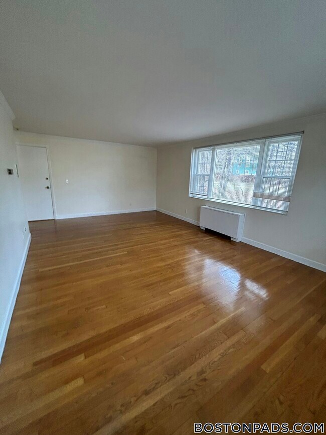 Foto del edificio - 7 Captain Parker Arms