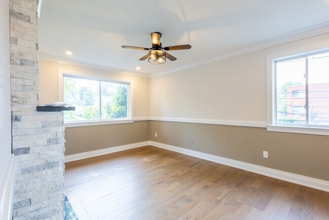 Foto del edificio - Lovely 3 BR/1 BA Condo in Benning Ridge!