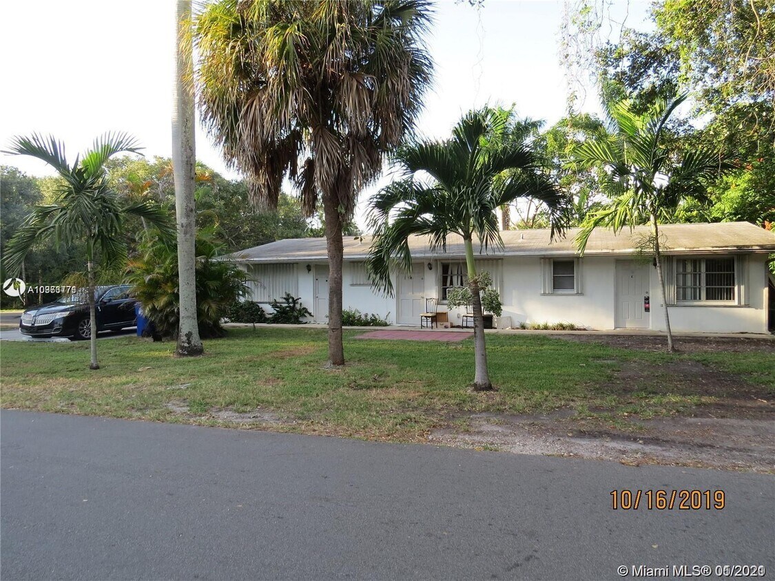Primary Photo - 3120 SW 15th Ave