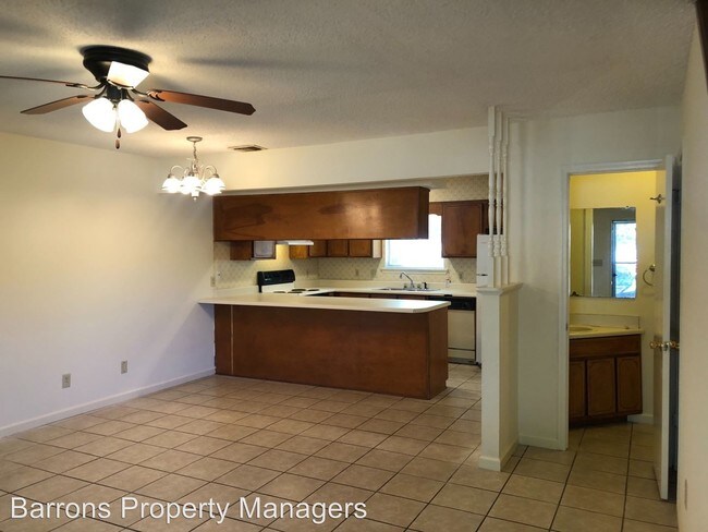 Building Photo - 2 br, 1.5 bath House - 190 Stearns Street