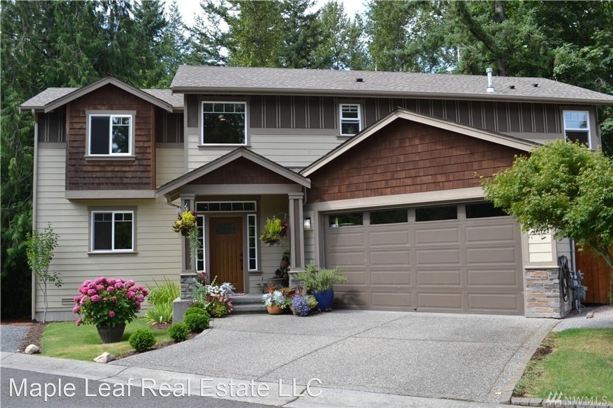 Primary Photo - 4 br, 2.5 bath House - 7819 51st Pl NE