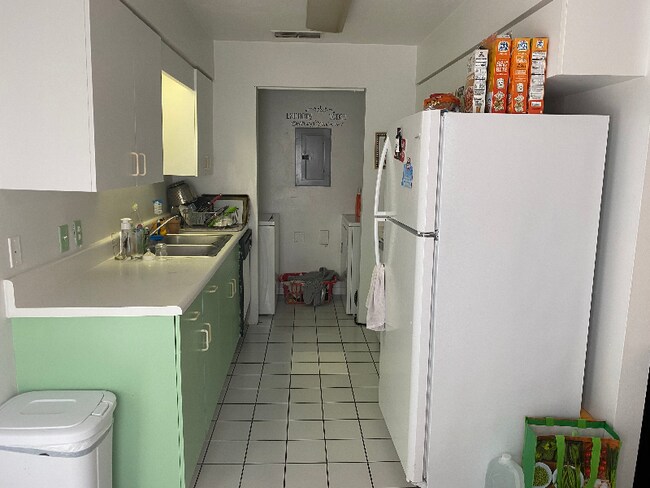 Foto del edificio - 3600 SW 23rd St