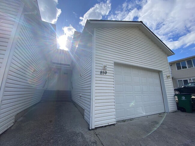 Foto del edificio - 857 N Garfield St