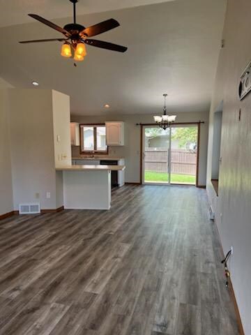 Primary Photo - 1700 Hulke Dr