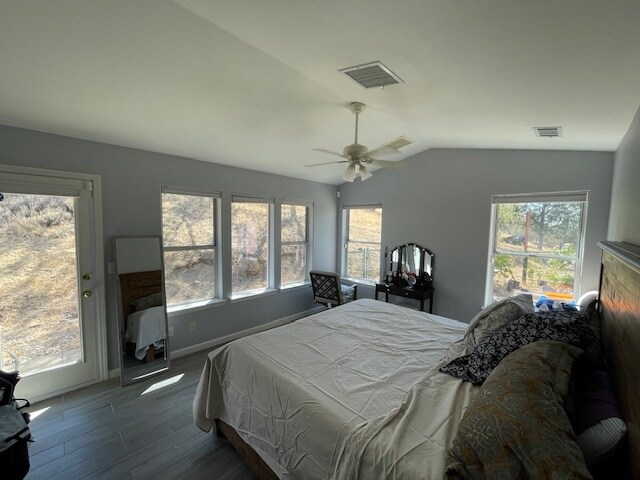 Building Photo - 41508 Roaring River Ct