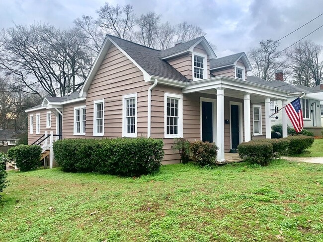 Building Photo - 405 N Madison St