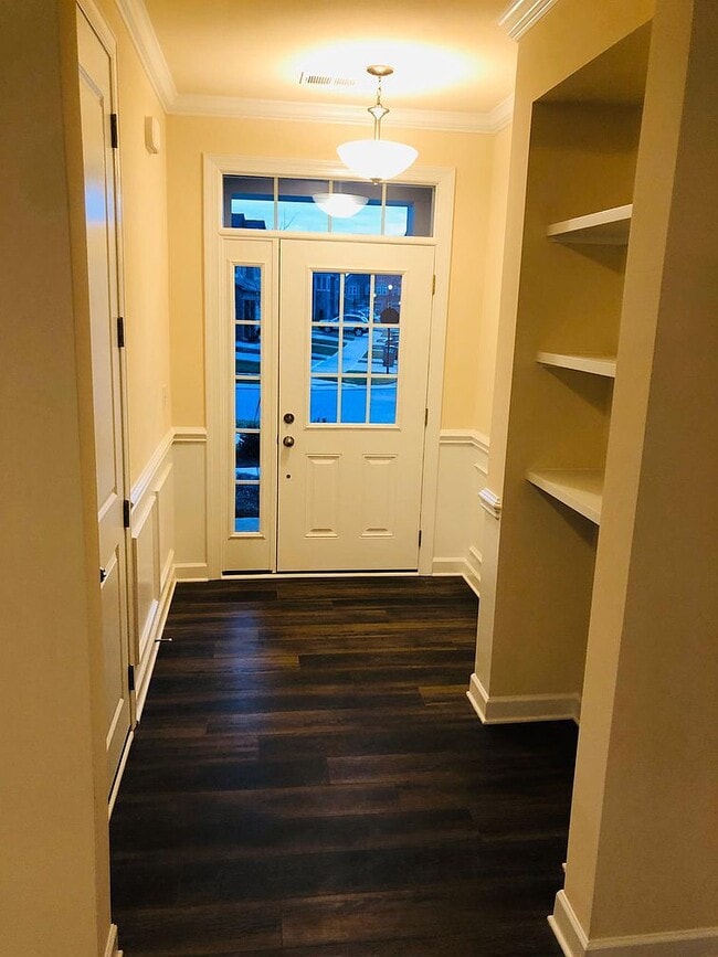 Building Photo - 5856 Clan MacLaine Dr