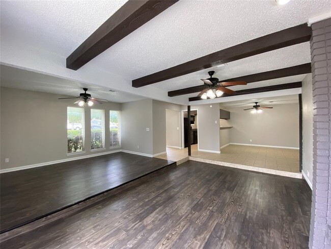 Building Photo - 4543 Altamesa Blvd