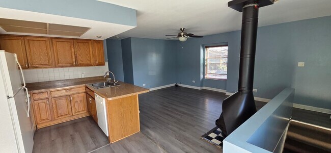 Building Photo - 2125 N Ginger Creek Dr