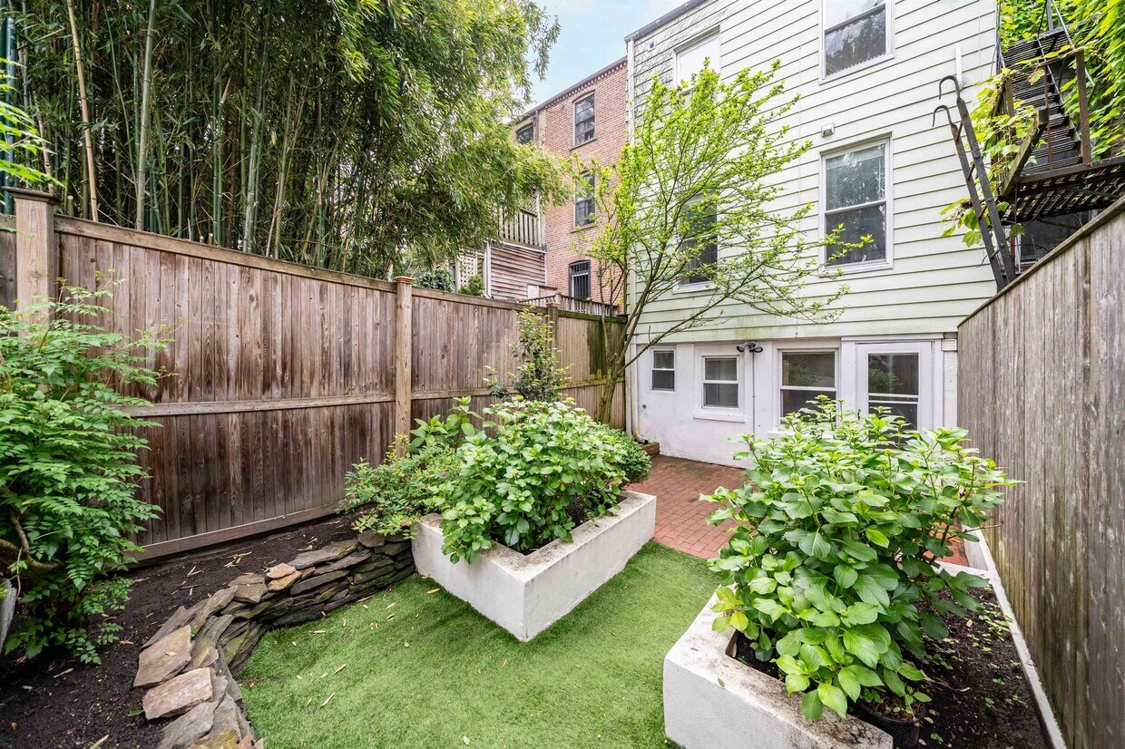 Foto principal - 232 1/2 3rd St
