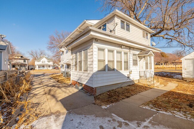 Building Photo - 2841 P St