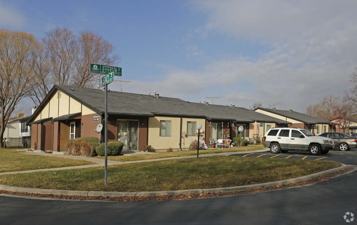 Primary Photo - Village Square I & II