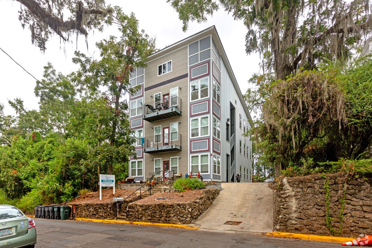 Building Photo - 454 Saint Francis St