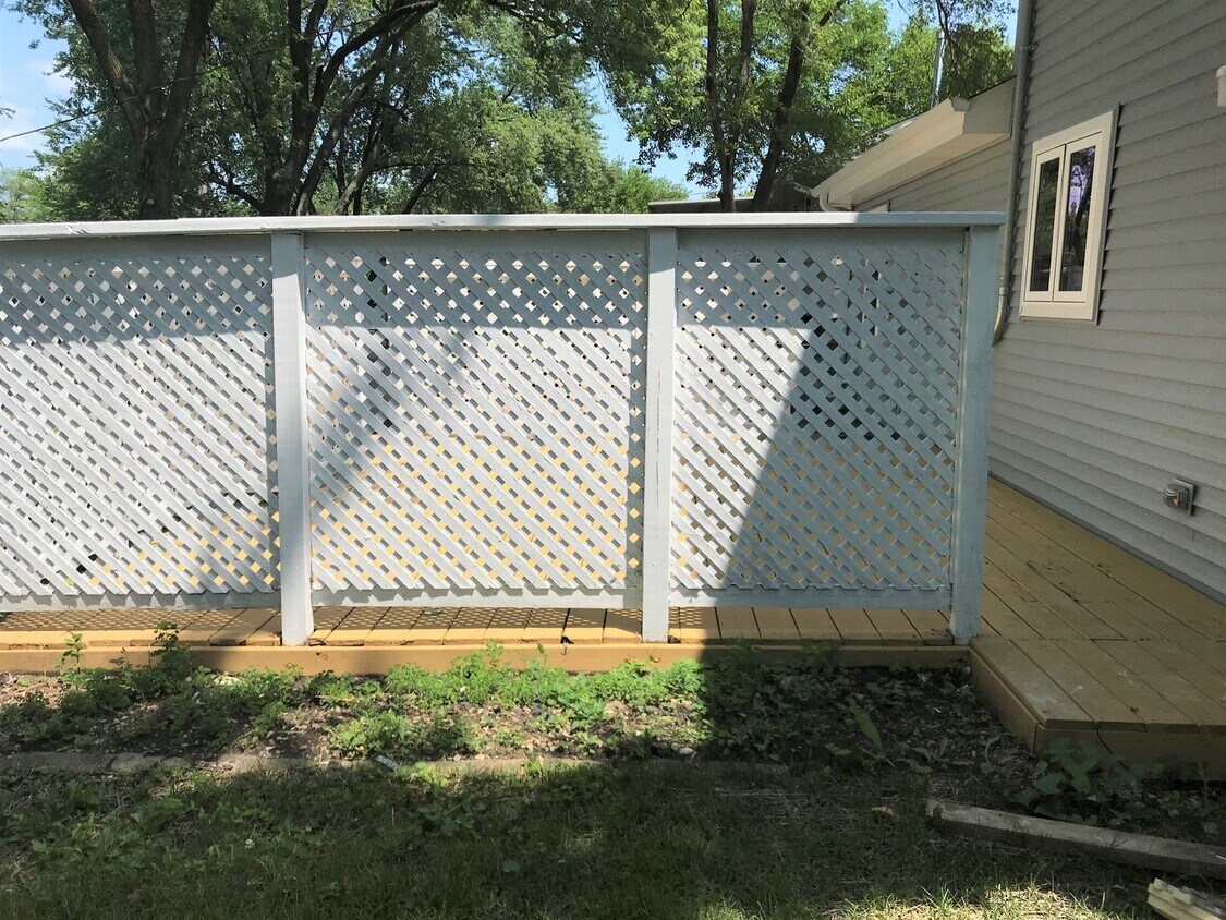 306 Hillside Dr, Streamwood, IL 60107 House for Rent in Streamwood