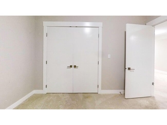 Building Photo - 17033 Fraser Hwy