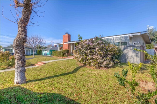 Foto del edificio - 14503 Calpella St