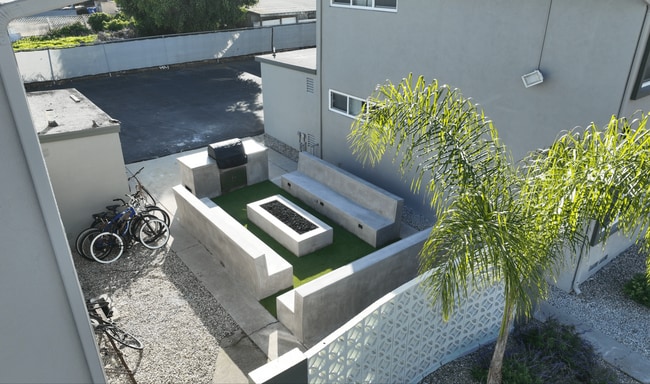 Building Photo - 759 Embarcadero Del Mar