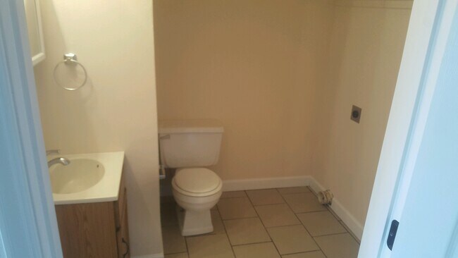 Foto del edificio - 407 Meadow Dr