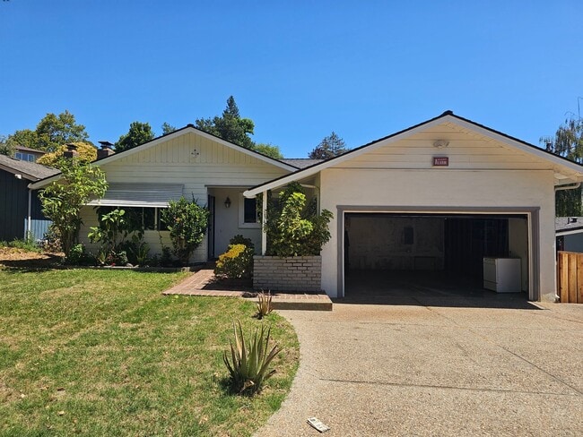 Building Photo - Charming Castro Valley Retreat with 2-Car ...