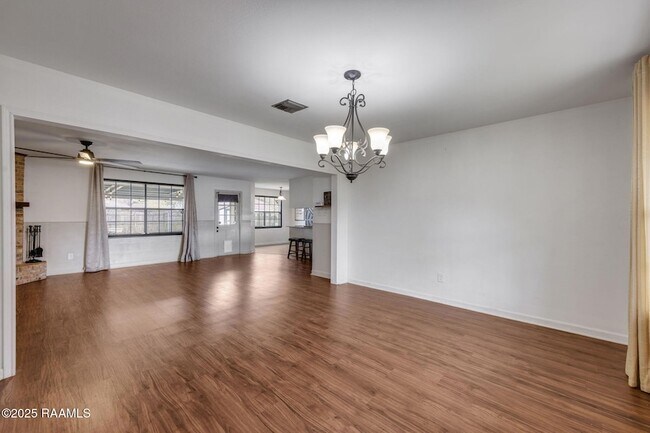 Foto del edificio - 315 S Philo Dr