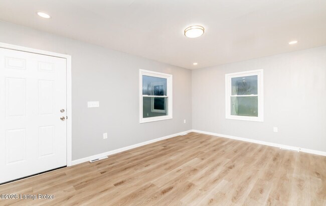 Foto del edificio - 204 W Warfield St