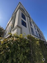 Building Photo - 3422 NW 5th Ave
