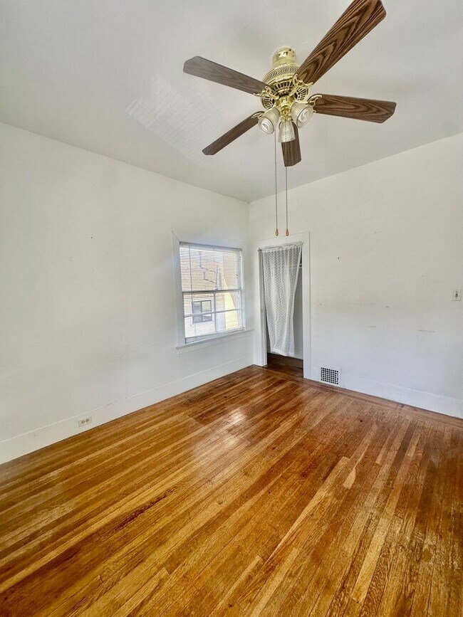 Foto del edificio - 6bedroom house full of charm steps from UC Berkeley!