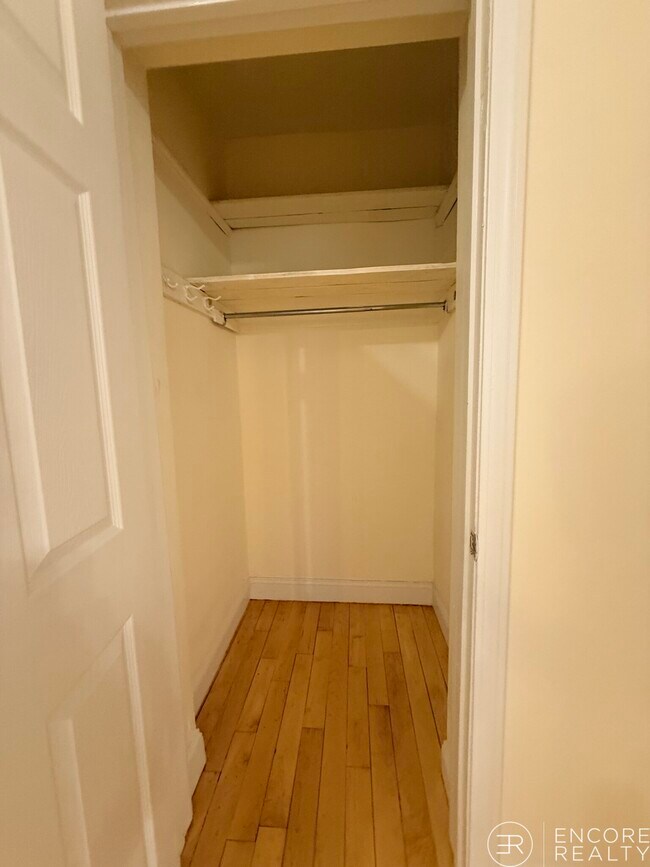 Foto del edificio - 1555 Beacon St