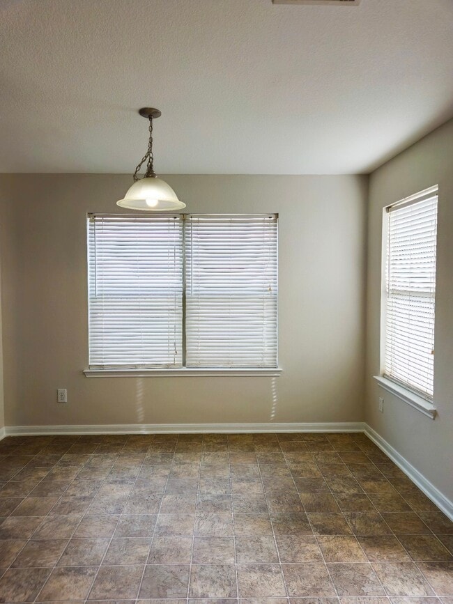 Foto del edificio - 18315 Fair Grange Ln