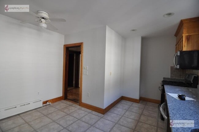 Building Photo - 202 Calumet St