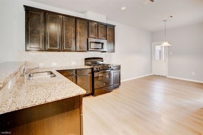 Foto del edificio - 2614 Wilson Creek Dr