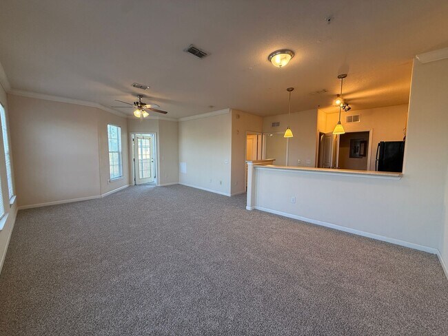 Photo - Bright & Comfortable 1-Bedroom Apartment i...