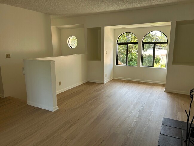 Foto del edificio - 1121 Chino St